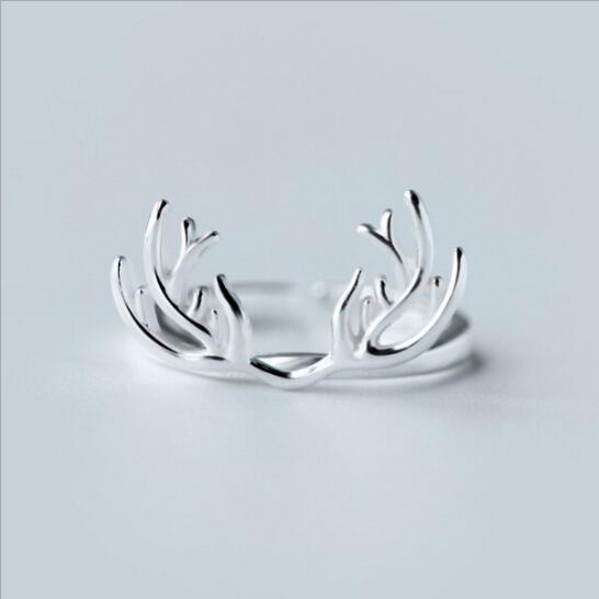 White Deer Finger Ring